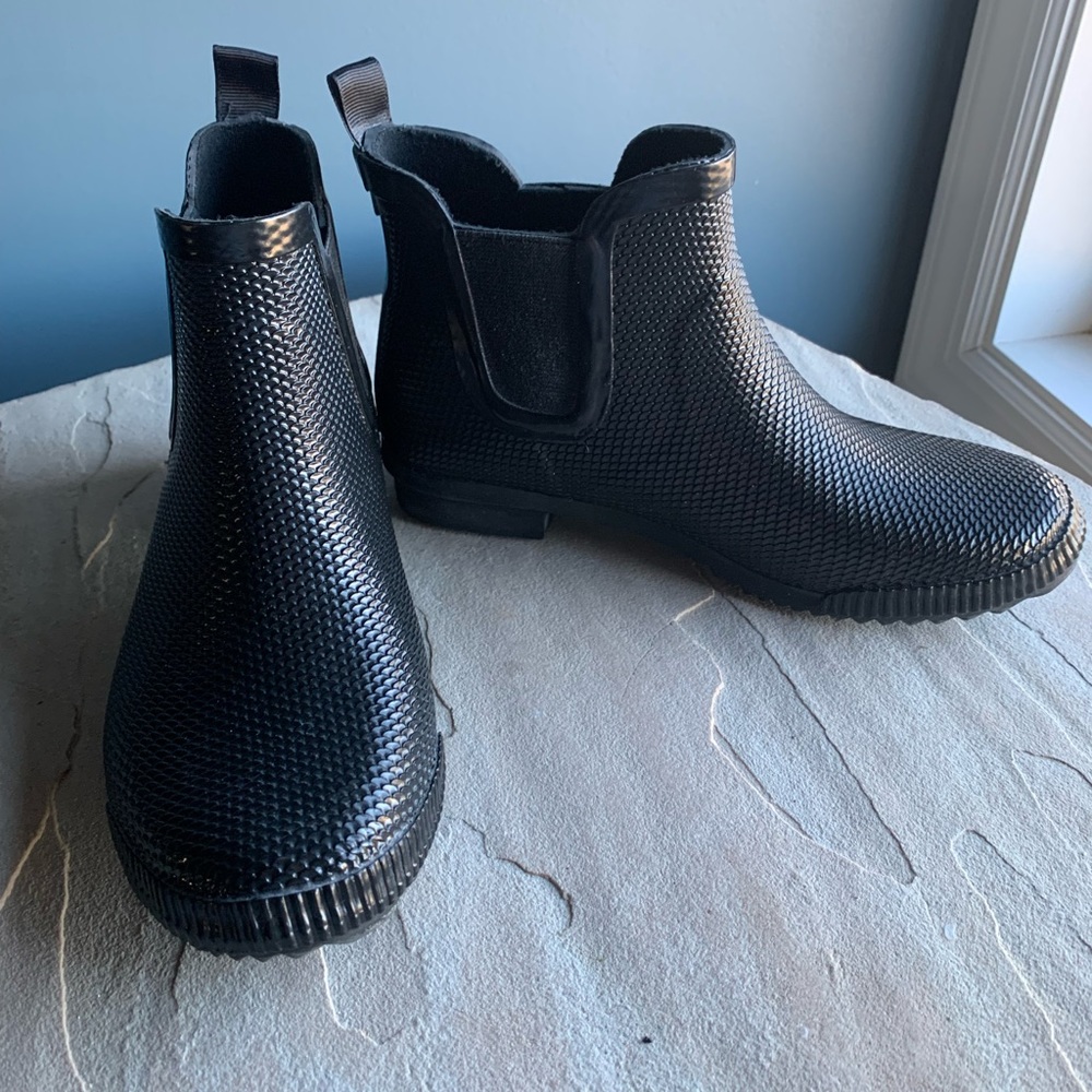 Cougar Woman’s Regent Black Snake Rain Ankle Boots - Size 6